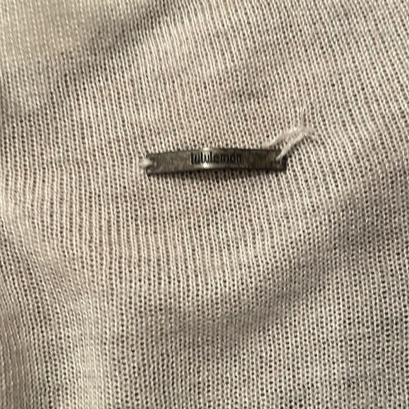 Lululemon women’s size 4 light grey cardigan shawl - Picture 7 of 8